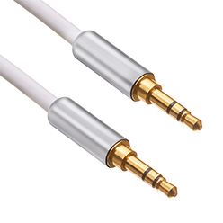 2.5m Ultimate Chrome 3.5mm to 3.5mm White Audio Cable. (UCA2.5)